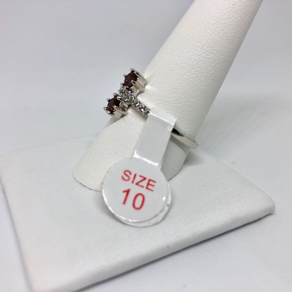 NWT Chocolate & Clear Simulated Diamond Ring, Silver Tone, Size 10 Dainty Ring - Picture 4 of 6
